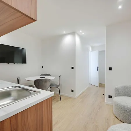 Modern With Terrace - 2br-4p - Near Paris أوبارفيلييه